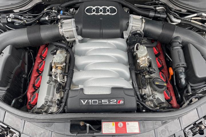 Sort Audi S8 fra 2007