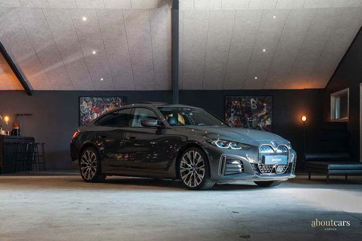 Grå BMW i4 fra 2022
