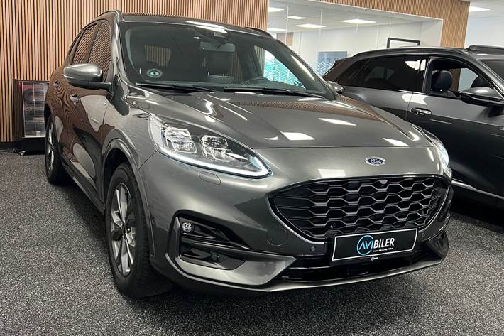 Grå Ford Kuga fra 2020