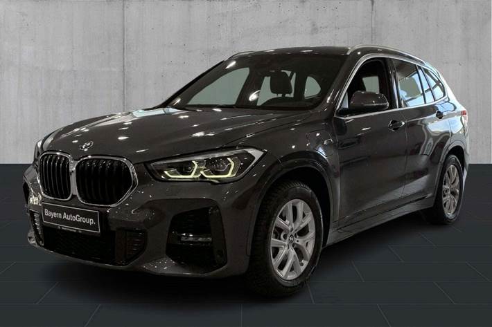 undefined BMW X1 fra 2022 set udefra