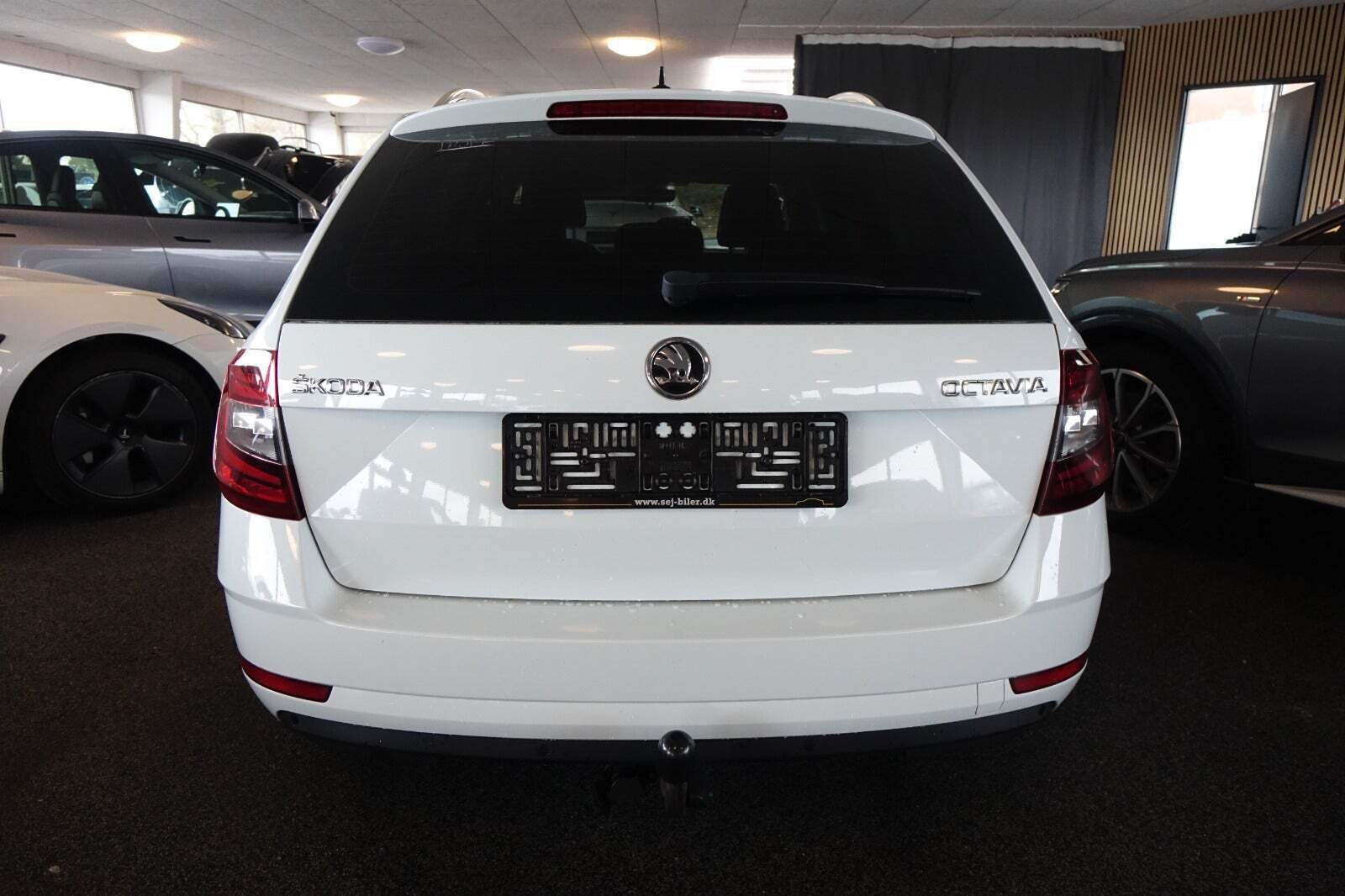 Hvid Skoda Octavia fra 2018