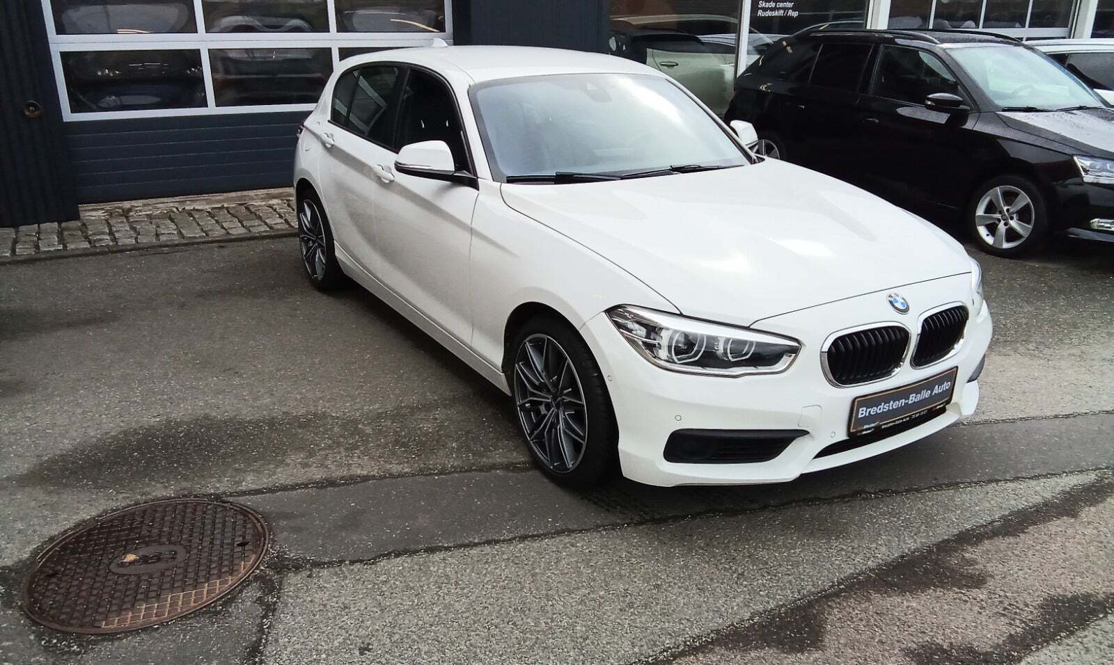 Hvid BMW 118i fra 2018