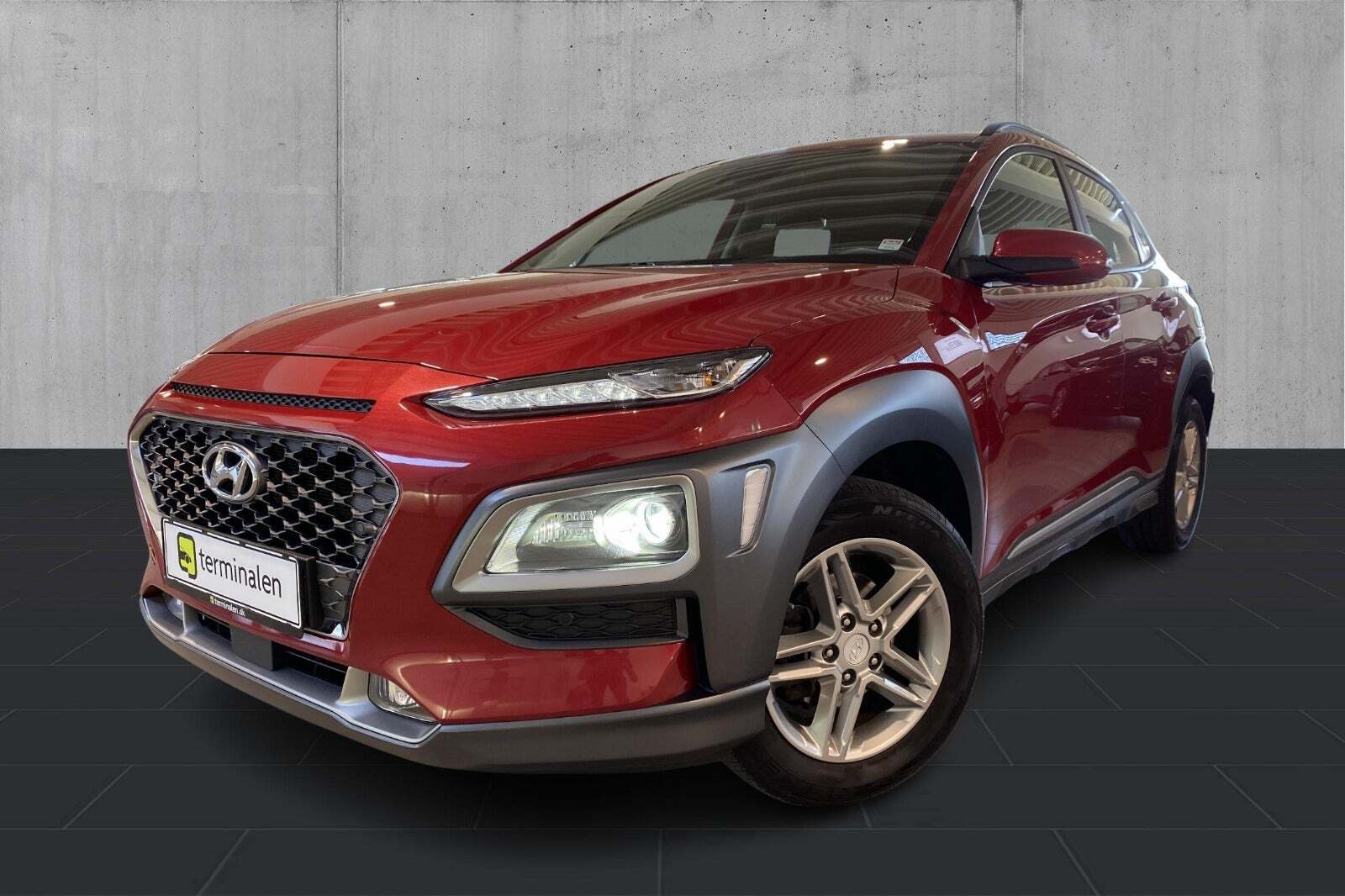 Rød Hyundai Kona fra 2018 set udefra