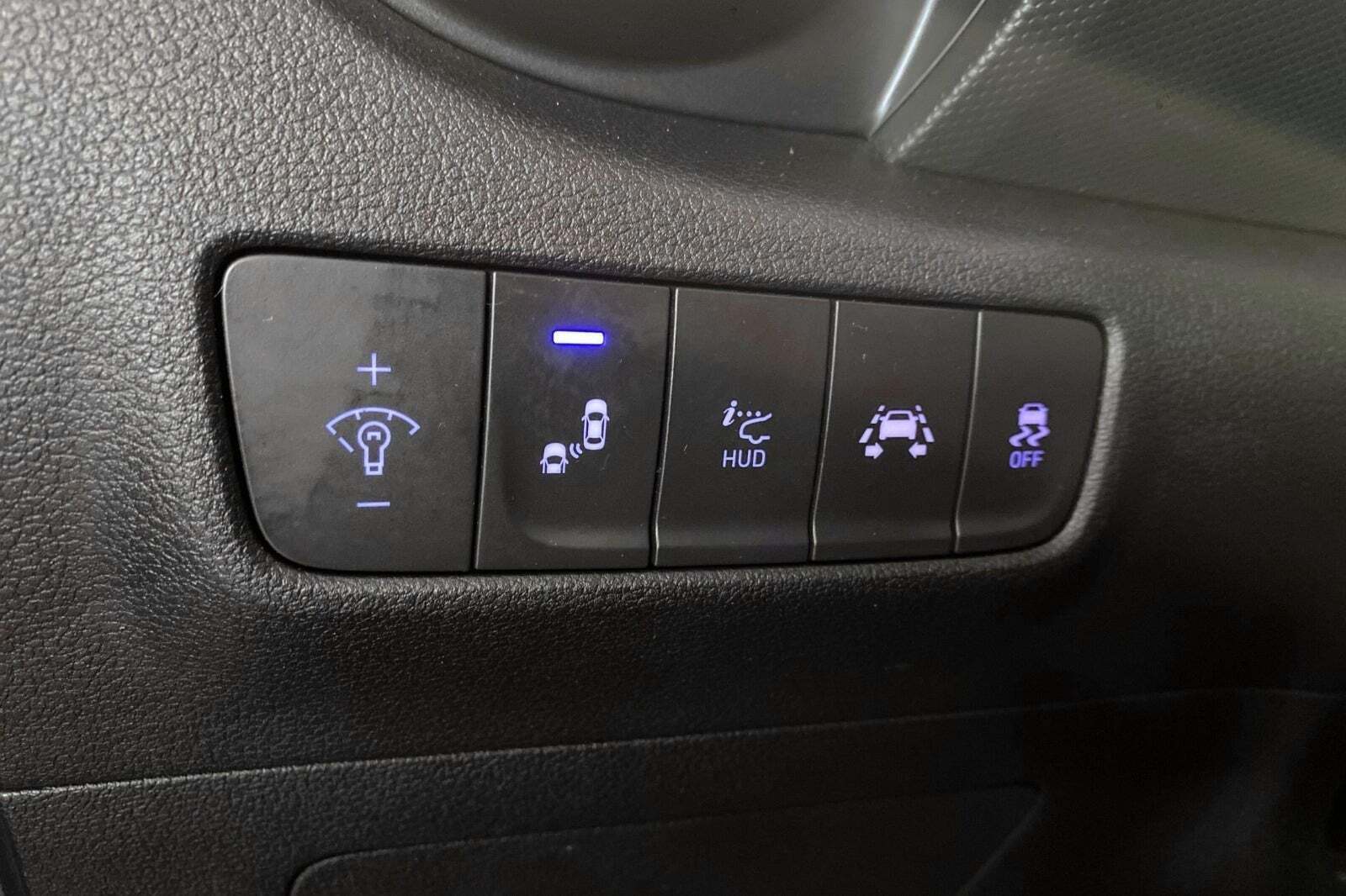 Rød Hyundai Kona fra 2018