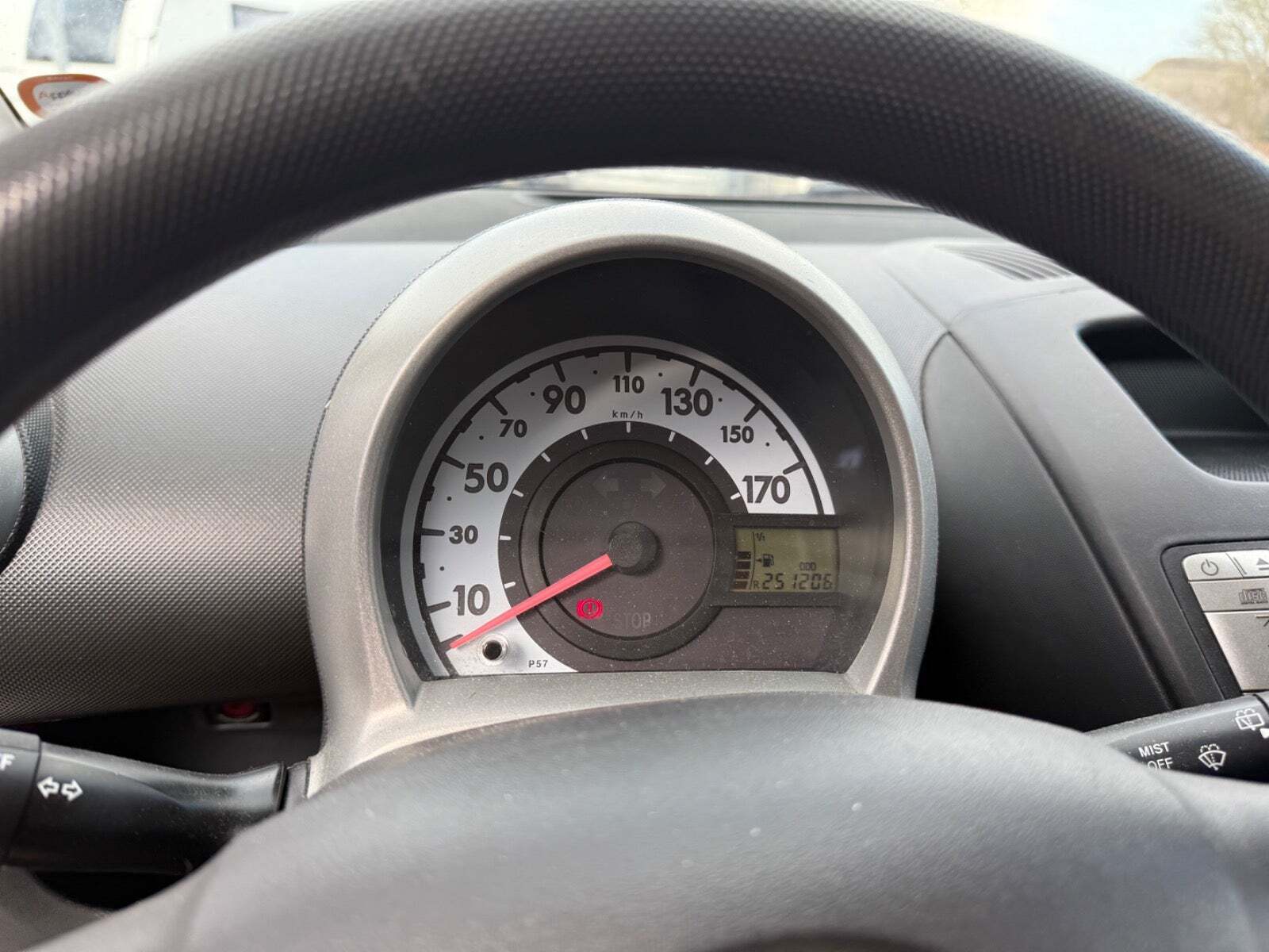 Hvid Toyota Aygo fra 2012