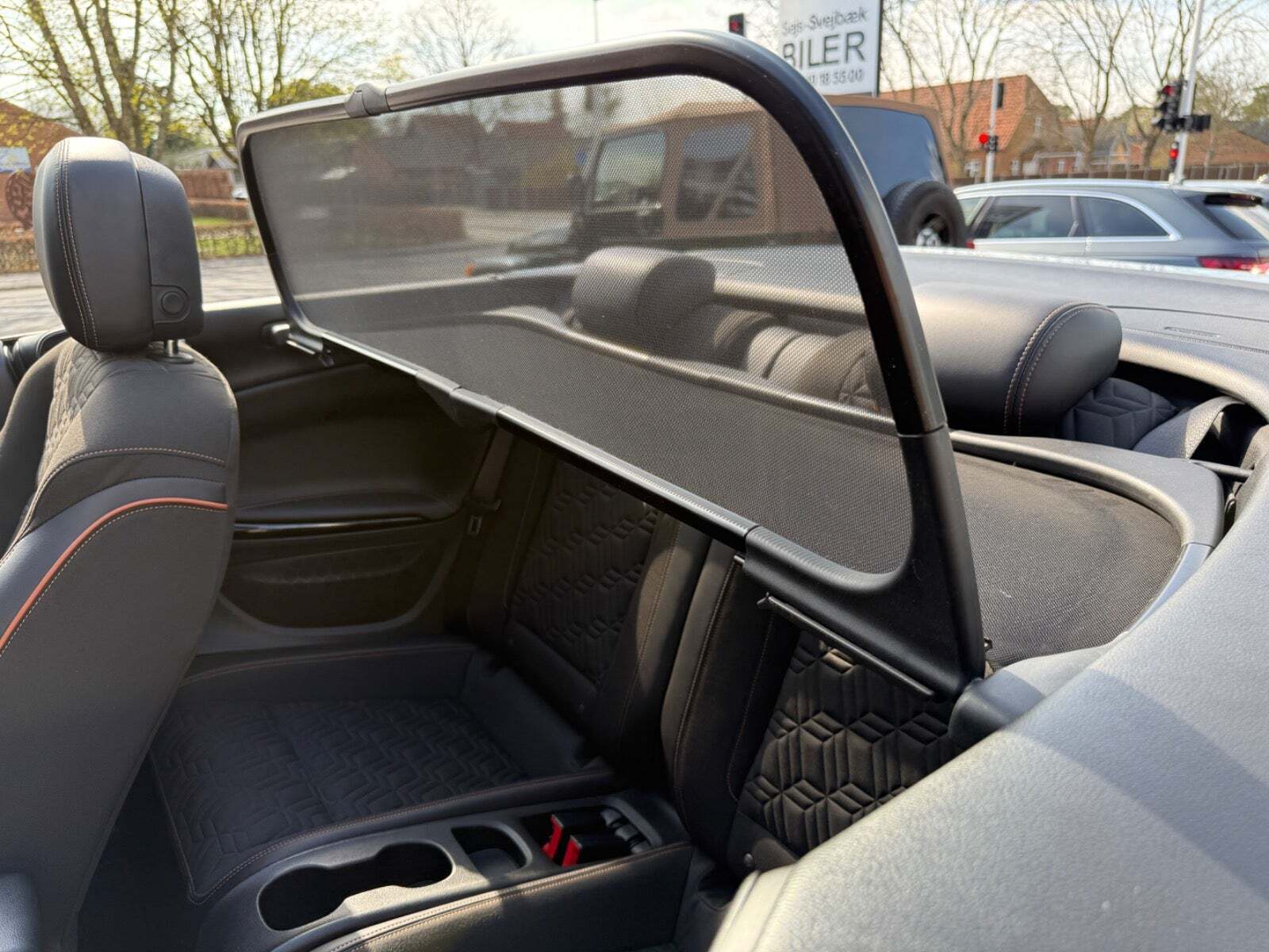 Gul Opel Cascada fra 2013