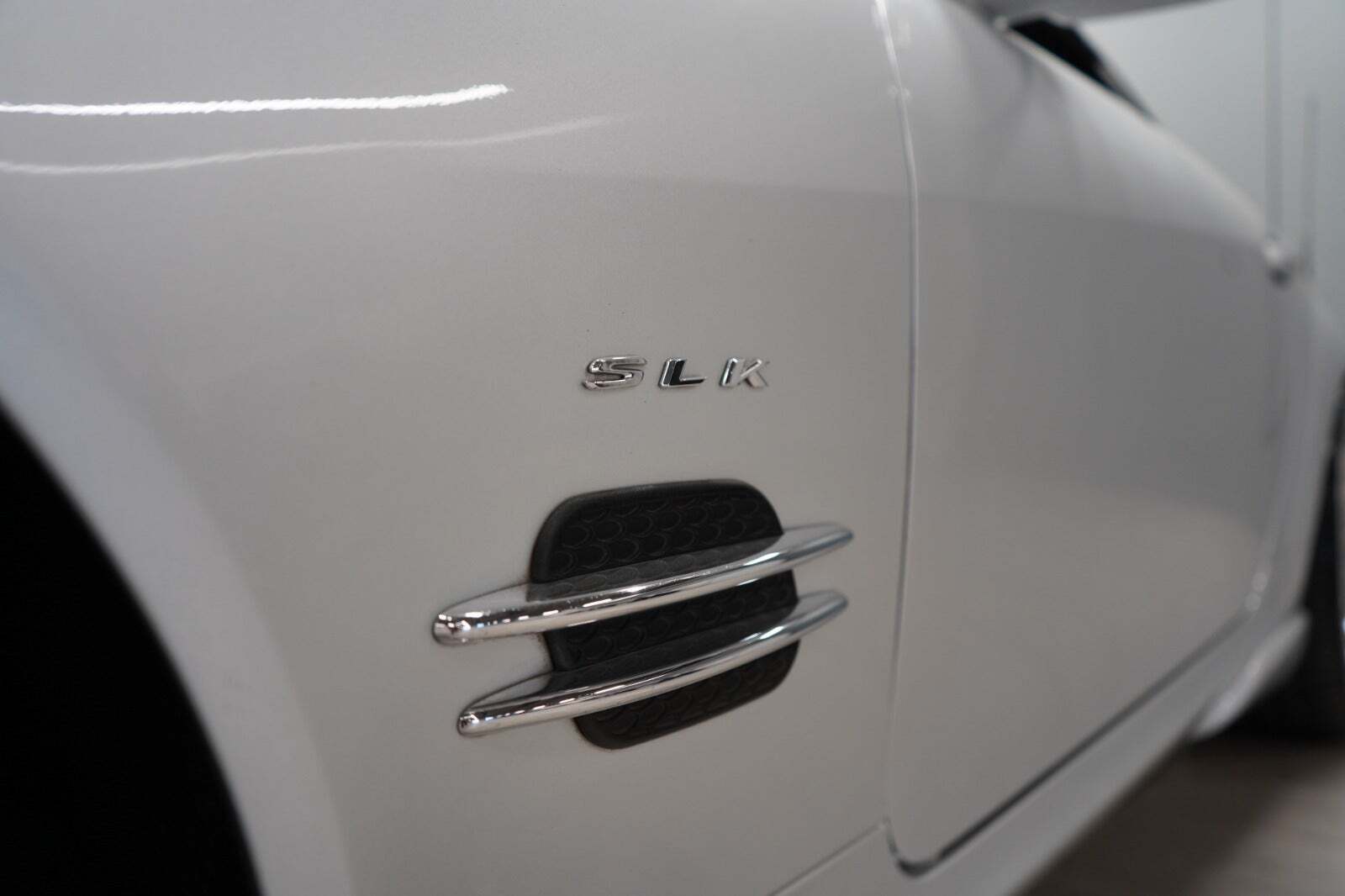 Sølv Mercedes SLK200 fra 2004