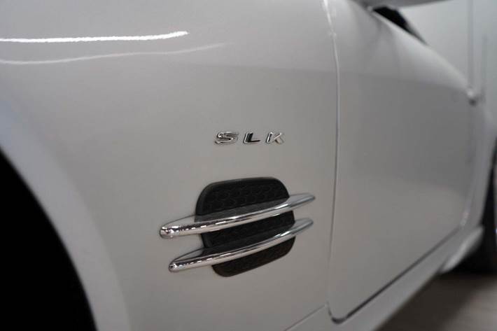 Sølv Mercedes SLK200 fra 2004