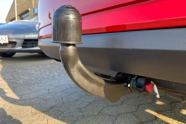 Rød Skoda Rapid fra 2018