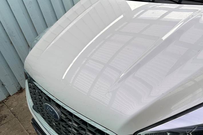 Hvid Ford Kuga fra 2018