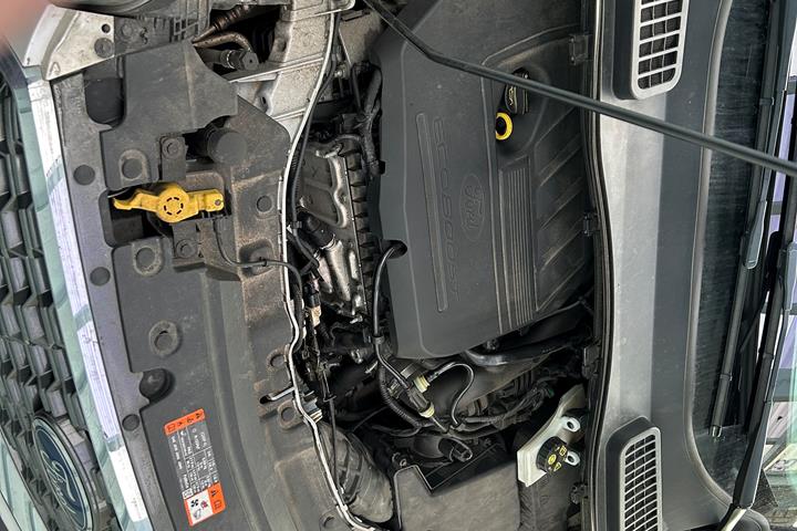 Hvid Ford Kuga fra 2018