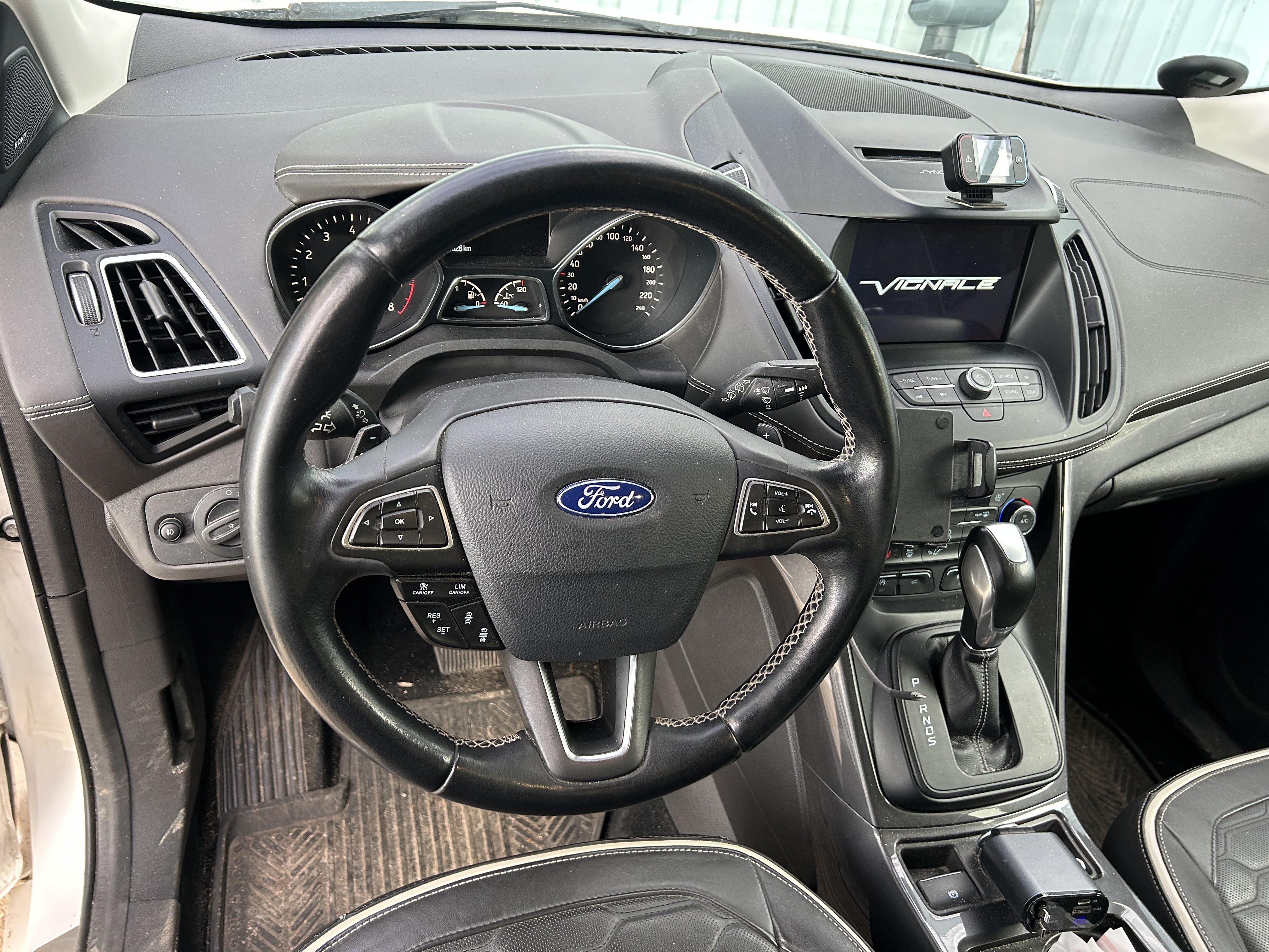 Hvid Ford Kuga fra 2018
