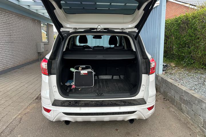 Hvid Ford Kuga fra 2018