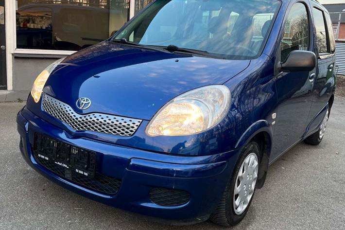undefined Toyota Yaris Verso fra 2005 set udefra
