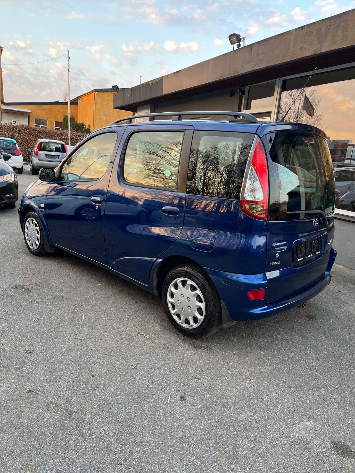 undefined Toyota Yaris Verso fra 2005 set udefra