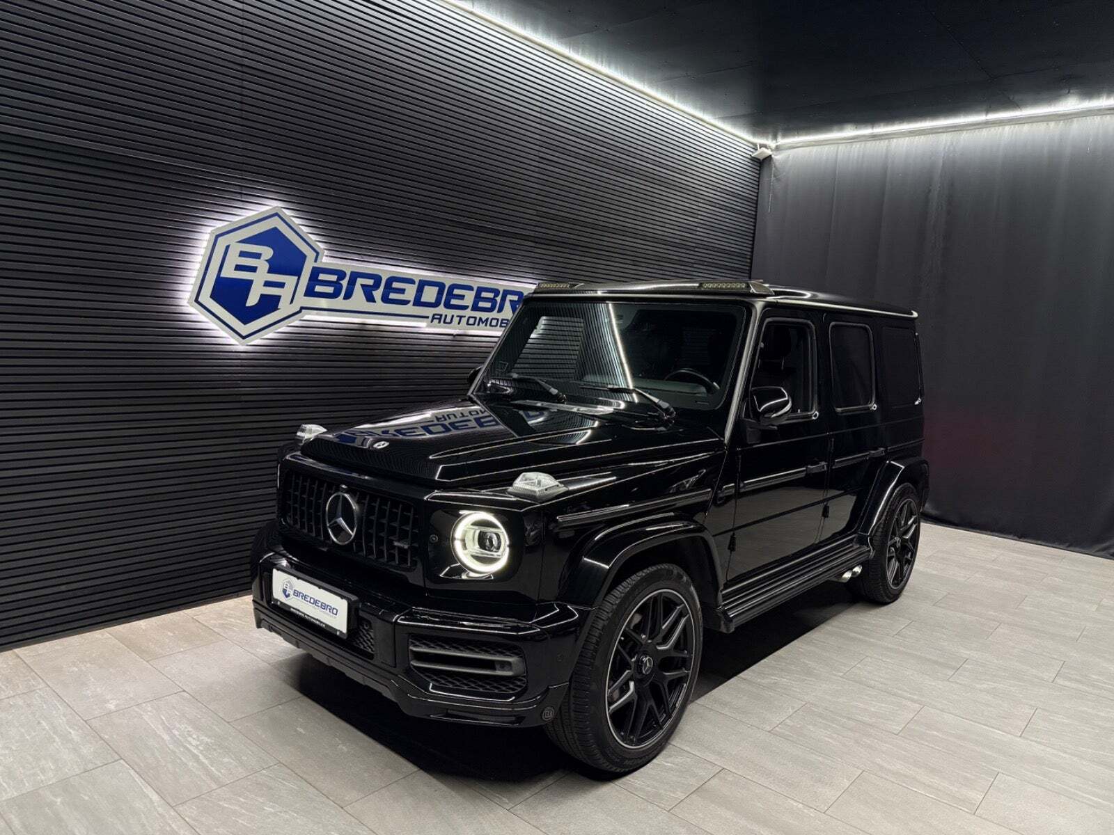 Sort Mercedes G350 d fra 2020 set udefra