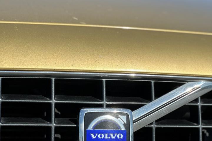 Guld Volvo S60 fra 2002