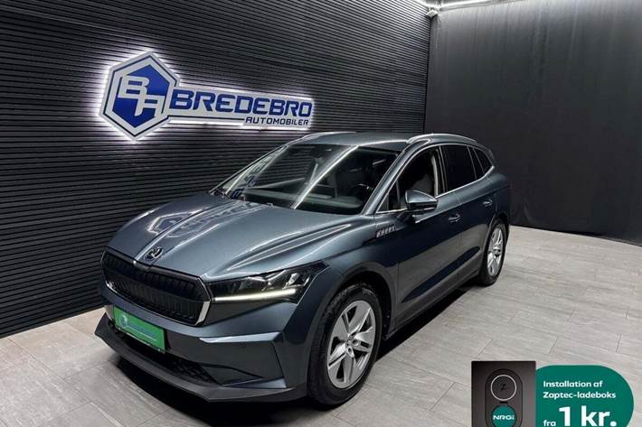 Grå Skoda Enyaq fra 2021 set udefra