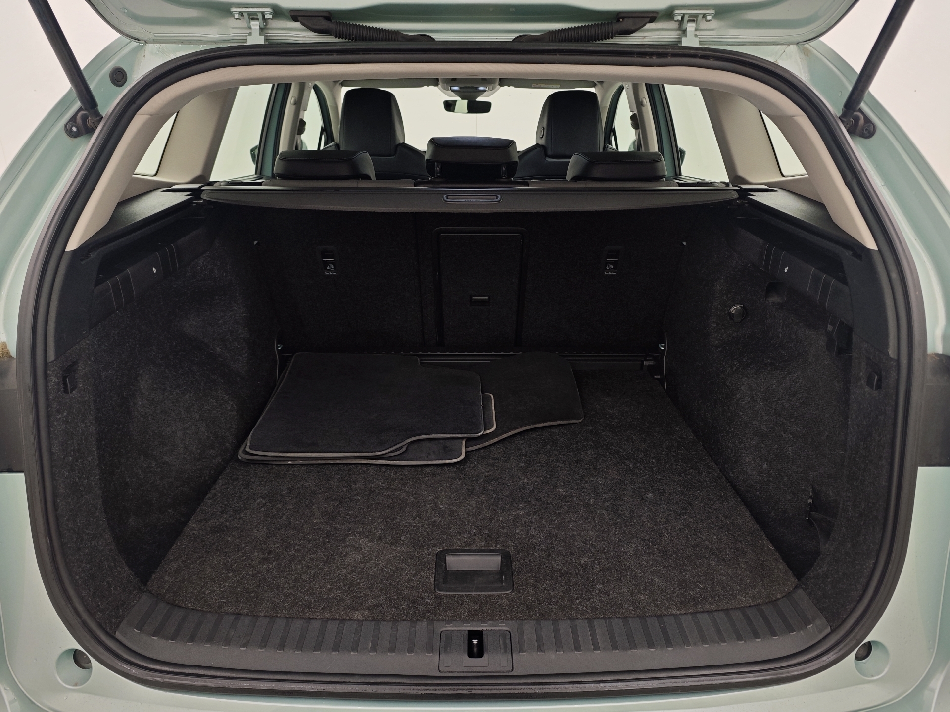 Sølv Skoda Enyaq iV fra 2021