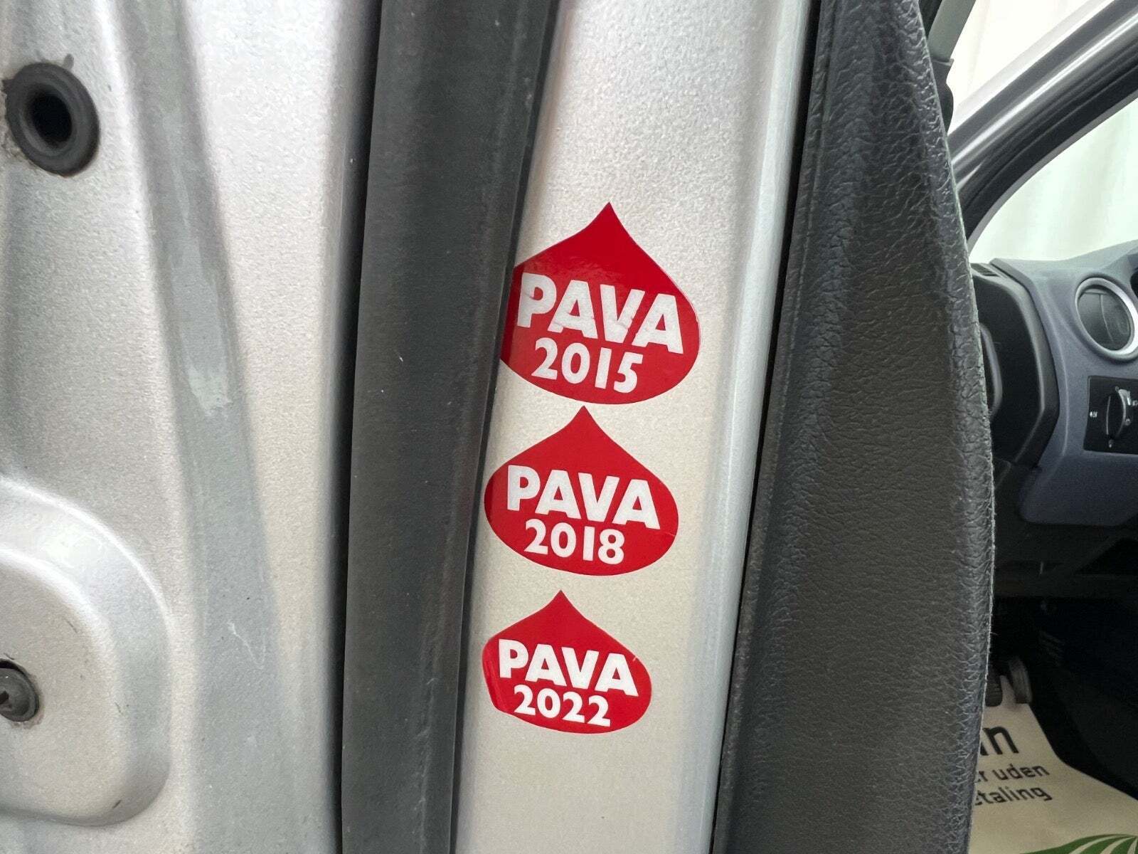 Sølv Ford Fusion fra 2010 set indefra