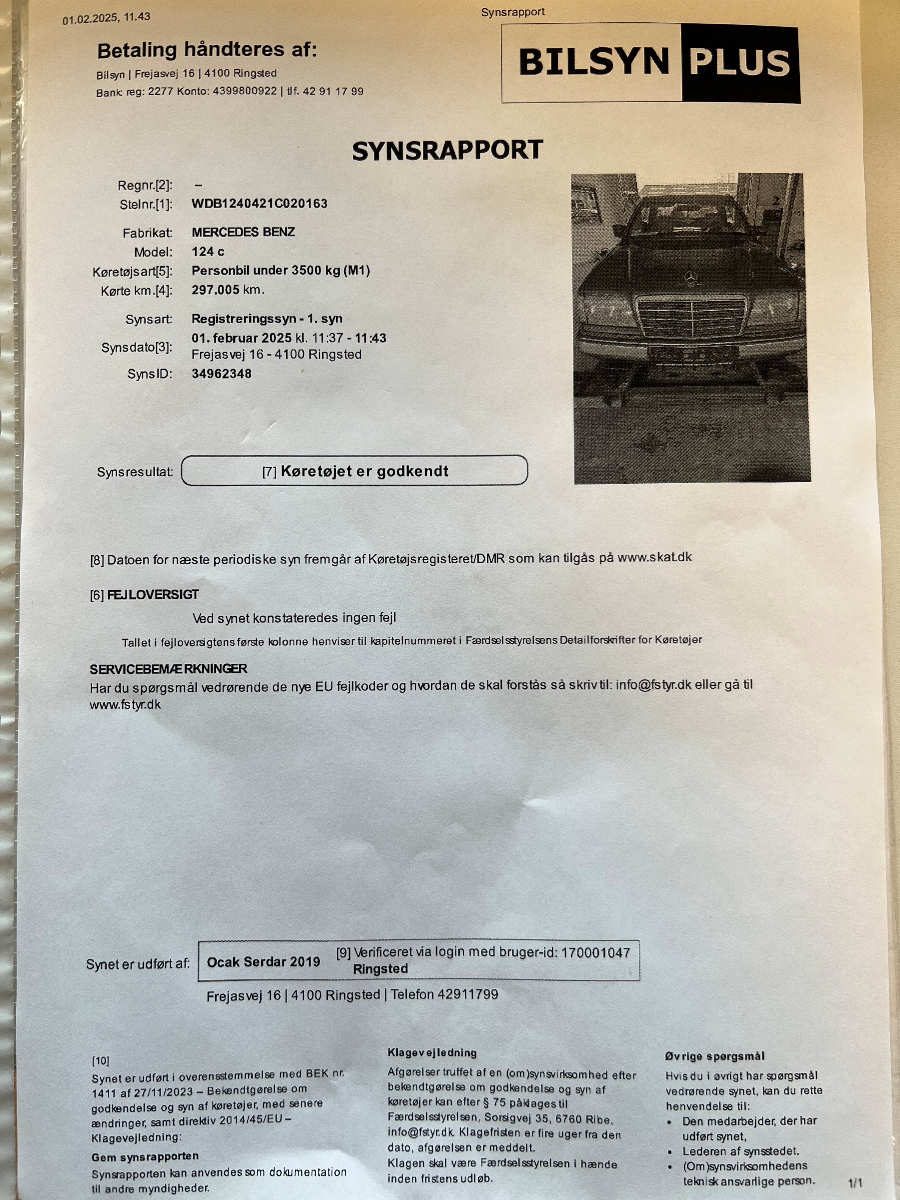 Guld Mercedes 220 E fra 1993