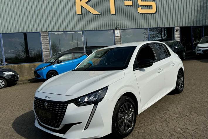 Sort Peugeot 208 fra 2022 set udefra