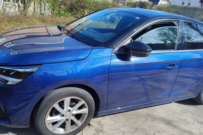 Blå Opel Corsa fra 2022