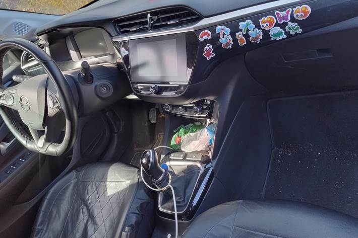 Blå Opel Corsa fra 2022