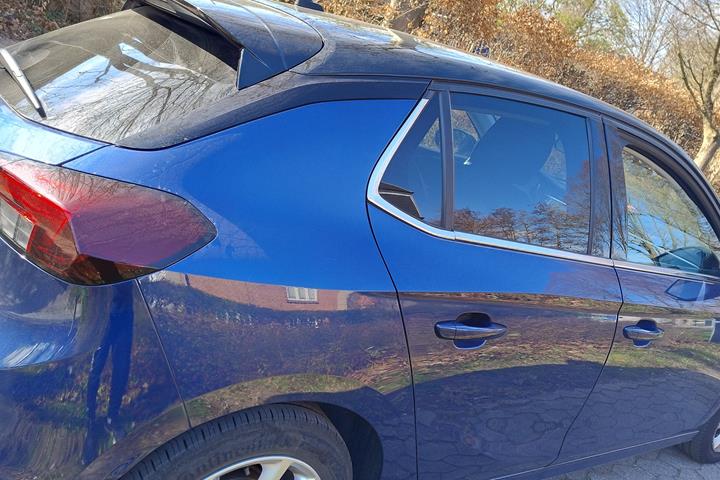 Blå Opel Corsa fra 2022