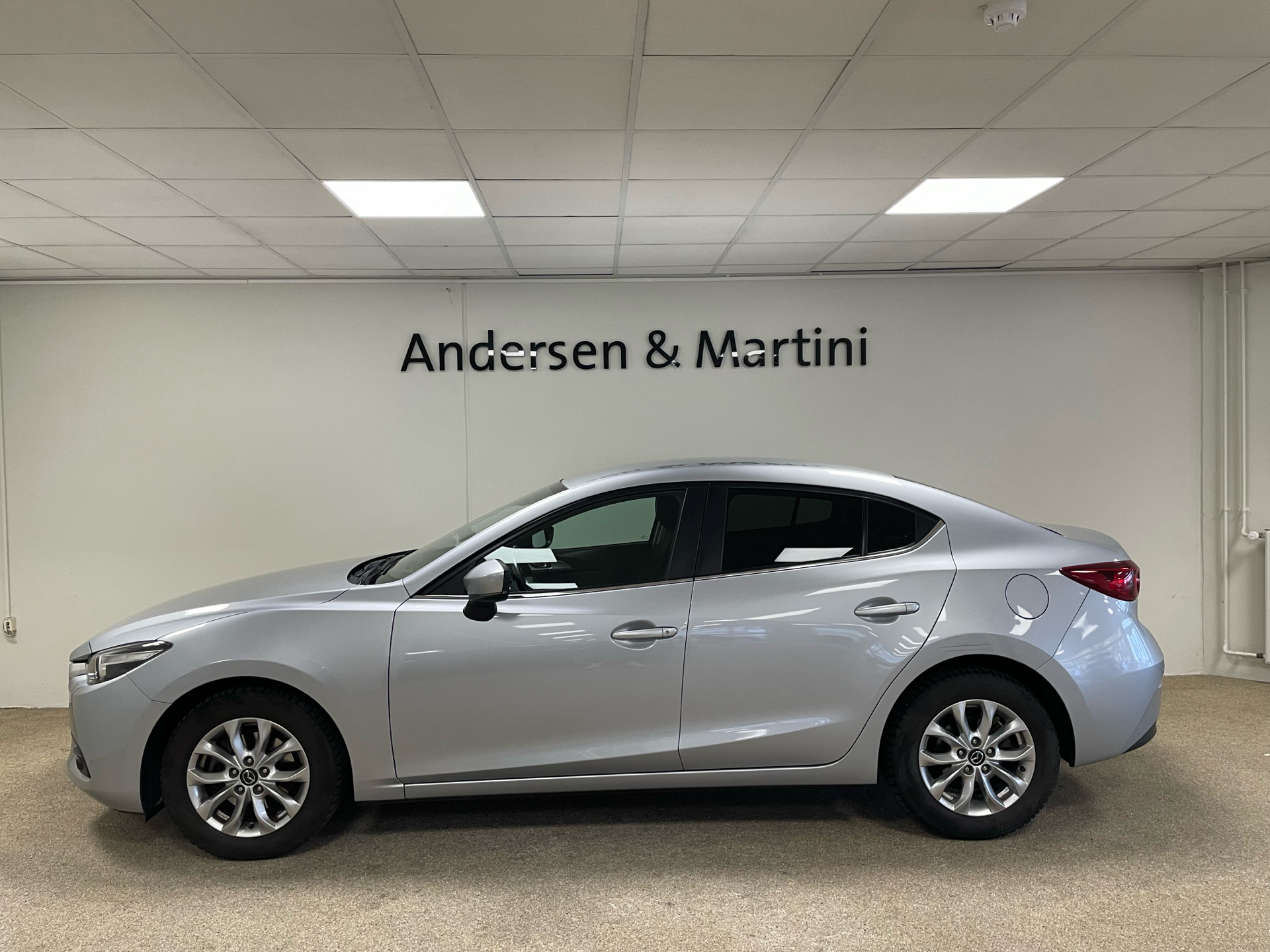 Sølv Mazda 3 fra 2017