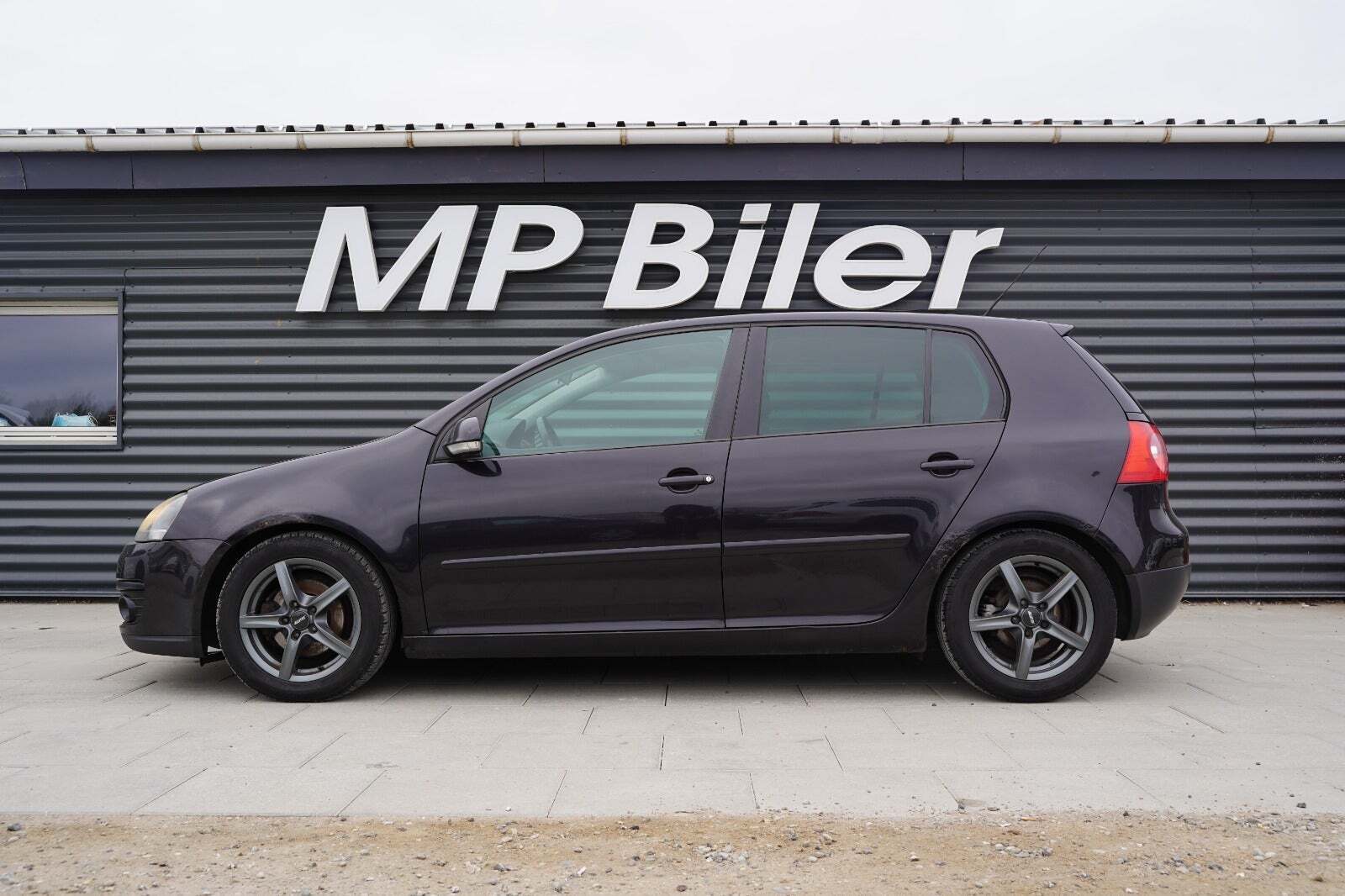 Sort VW Golf V fra 2007