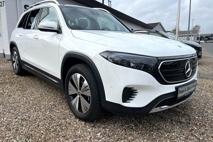 Hvid Mercedes EQB 250 fra 2023 set udefra