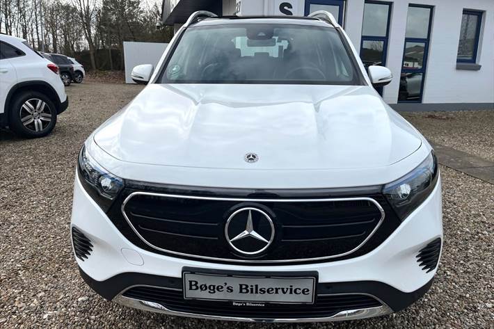 Hvid Mercedes EQB 250 fra 2023