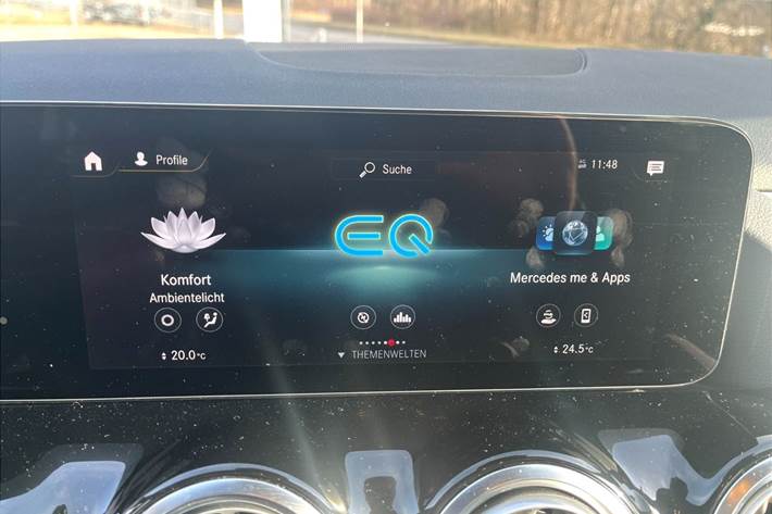 Hvid Mercedes EQB 250 fra 2023