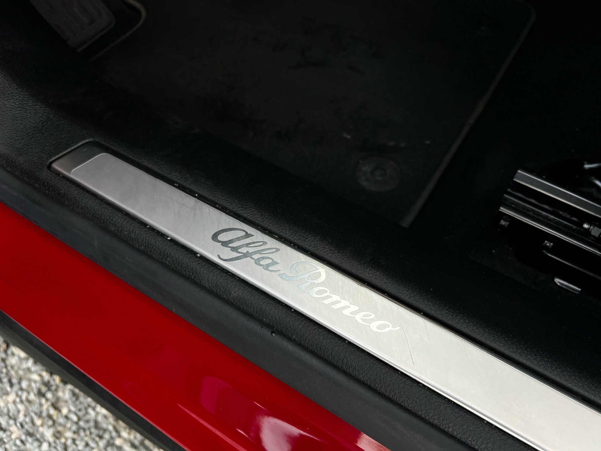 Rød Alfa Romeo Tonale fra 2023