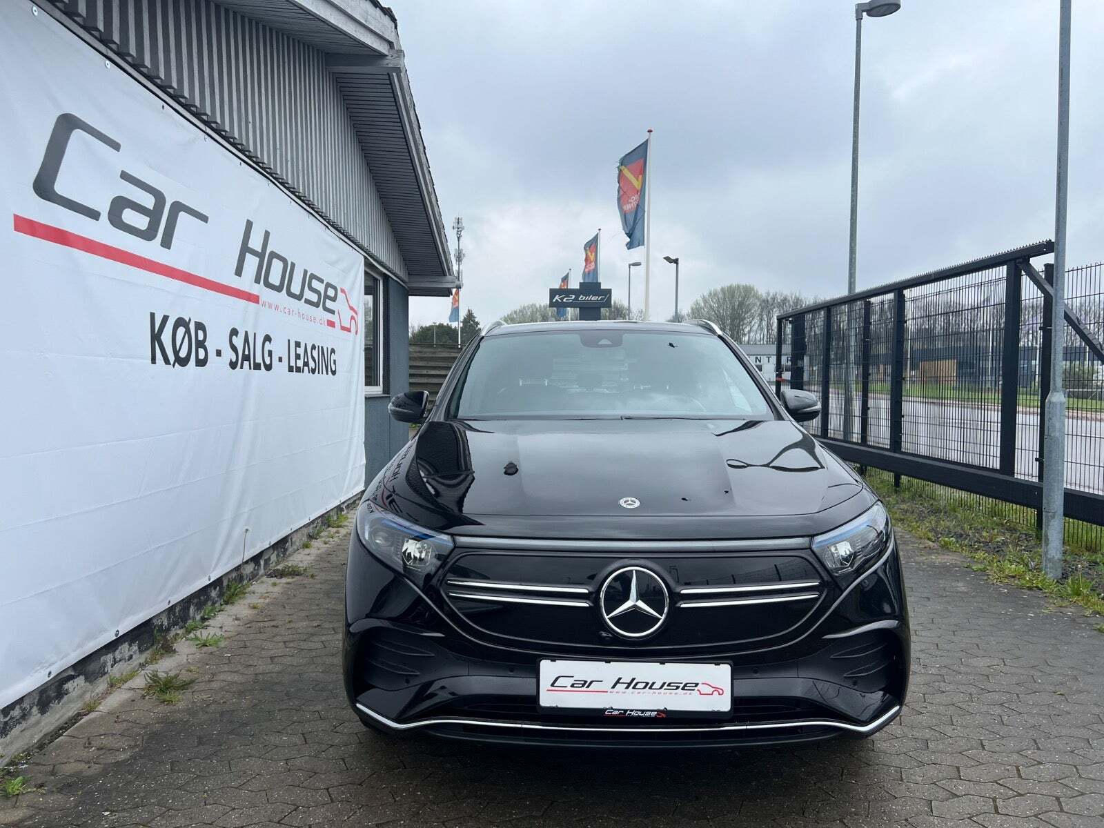 Sort Mercedes EQA250 fra 2023
