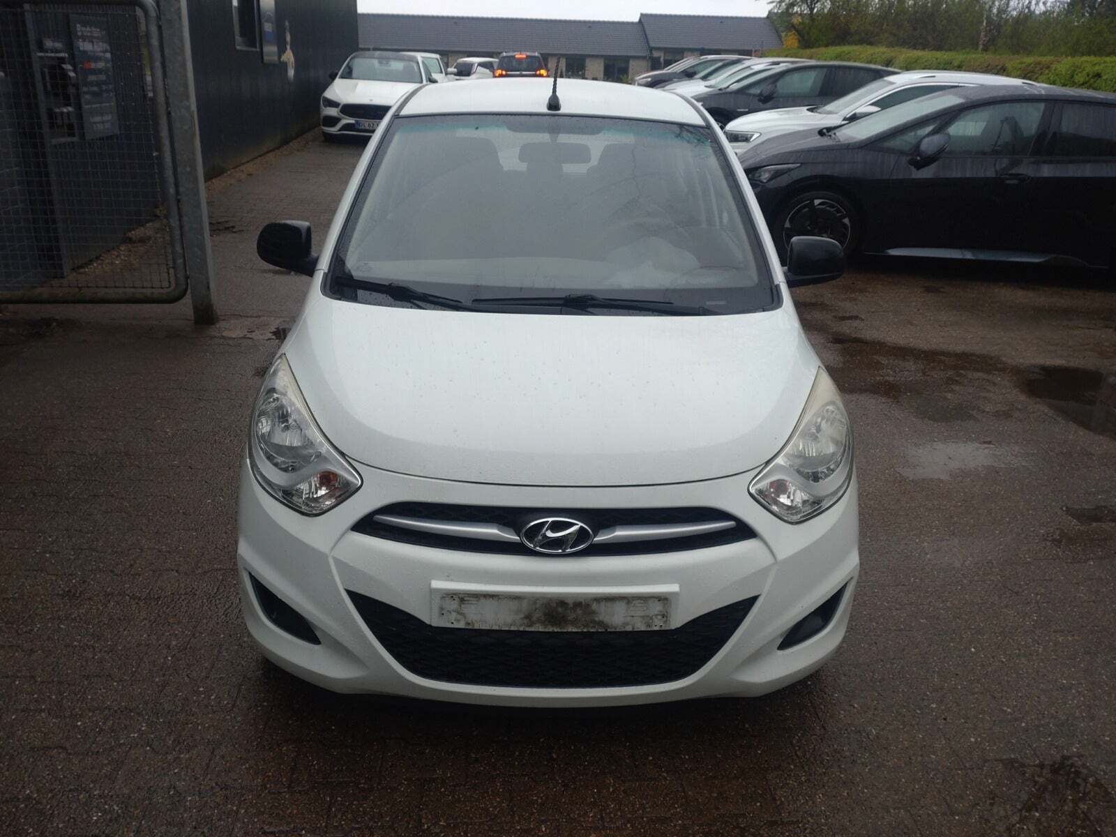 Hvid Hyundai i10 fra 2012