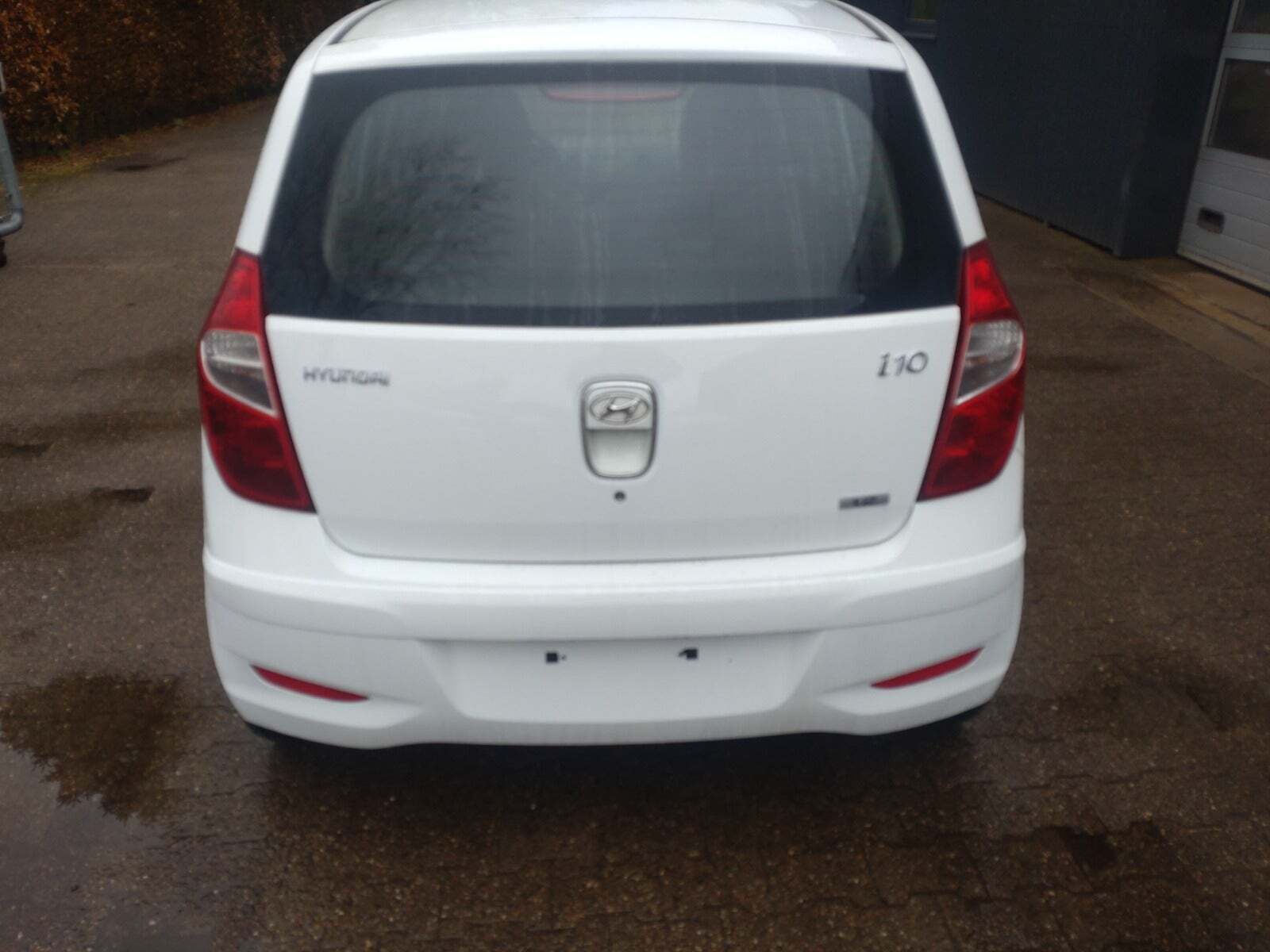 Hvid Hyundai i10 fra 2012