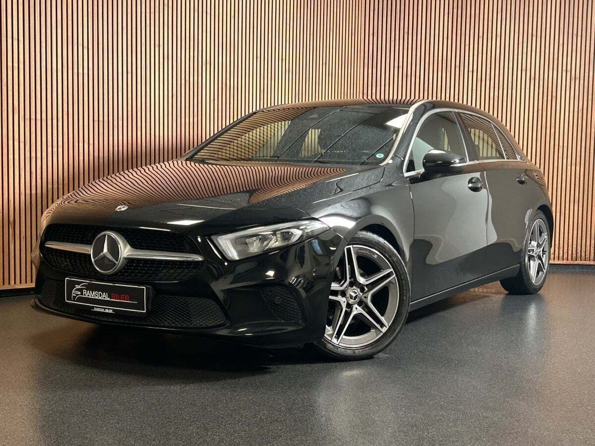 Sort Mercedes A180 d fra 2018