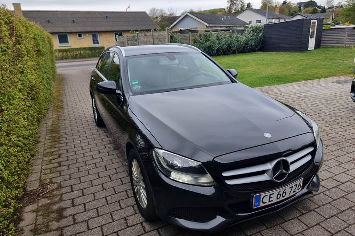 Sort Mercedes C-Klasse fra 2015