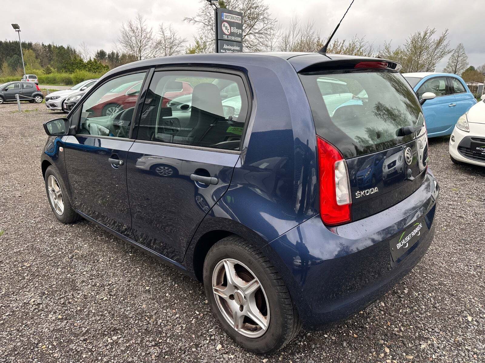 Blå Skoda Citigo fra 2013