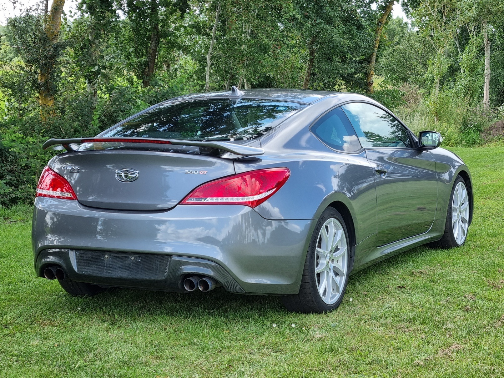 Hyundai Genesis 3,8 V6 AT