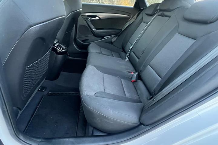 Hvid Hyundai i40 fra 2016