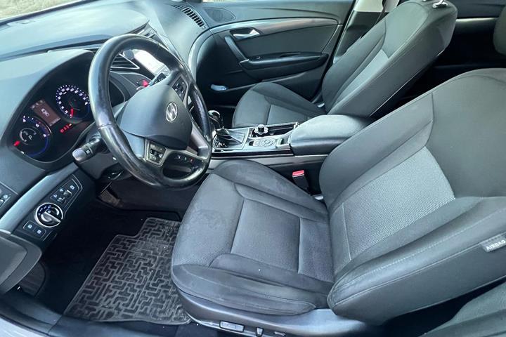 Hvid Hyundai i40 fra 2016