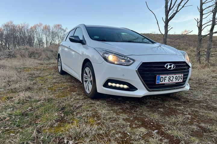 Hvid Hyundai i40 fra 2016
