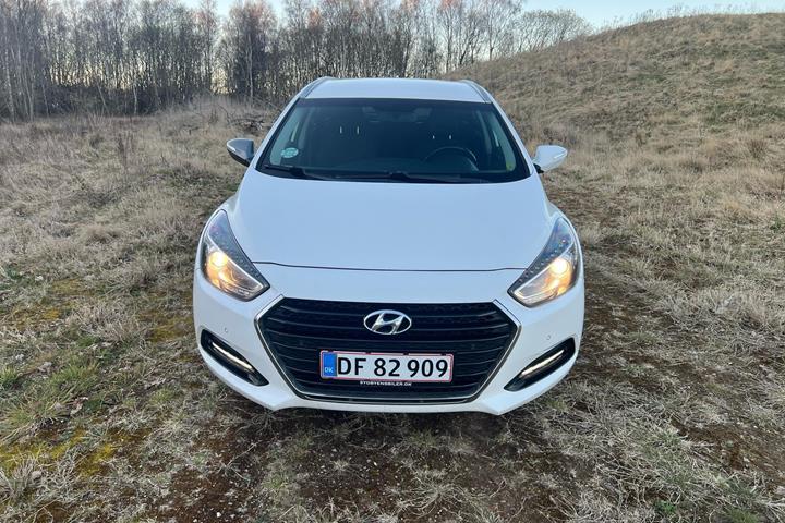 Hvid Hyundai i40 fra 2016