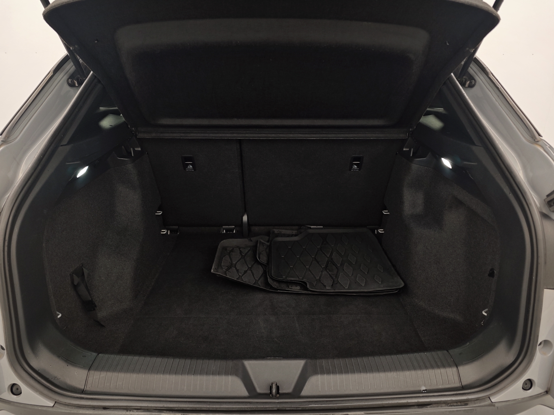 Grå VW ID.4 fra 2021