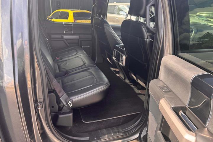 Hvid Ford F-150 fra 2016 set indefra