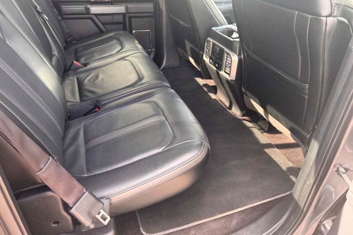 Hvid Ford F-150 fra 2016 set indefra
