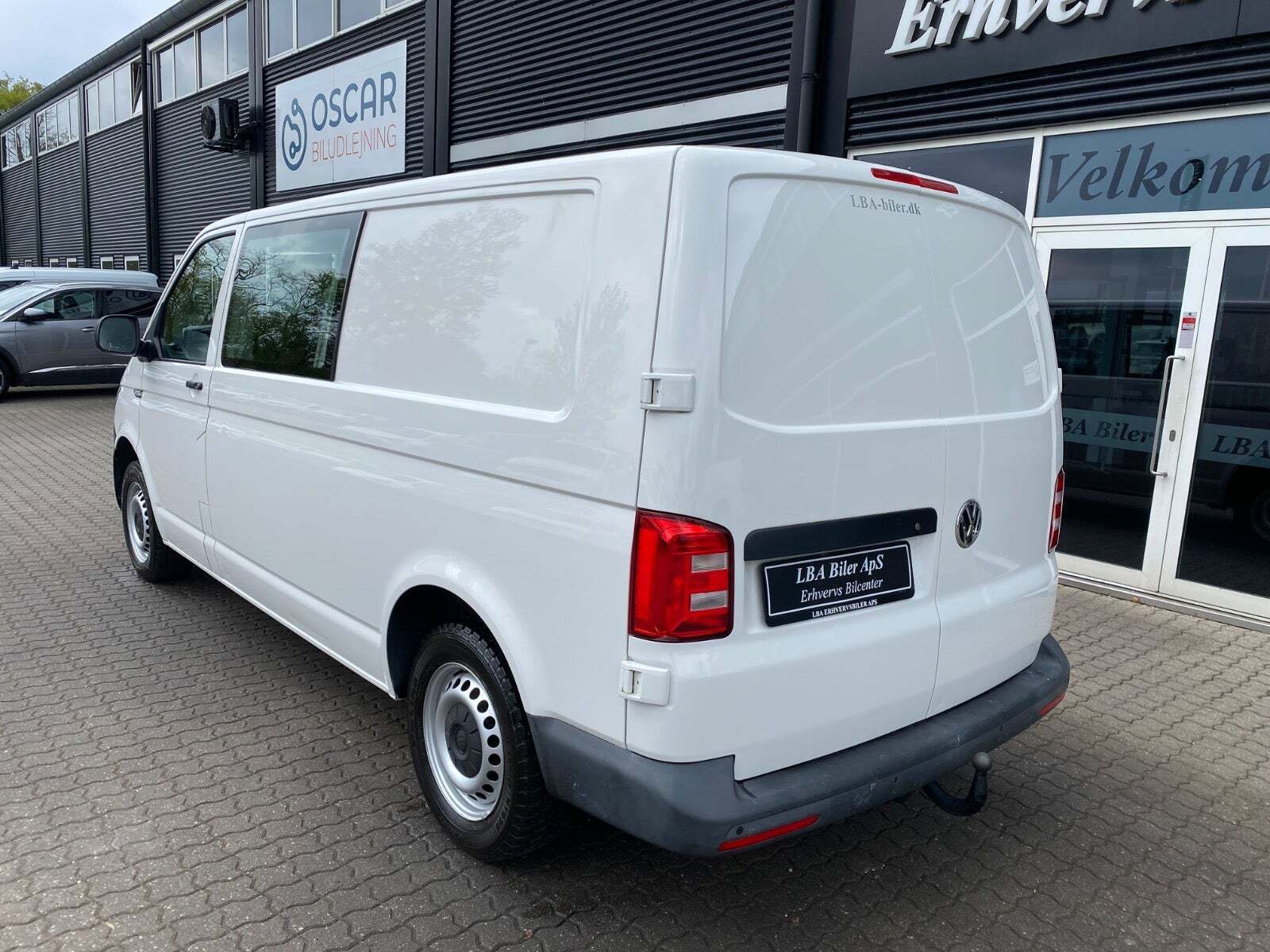 Hvid VW Transporter fra 2019
